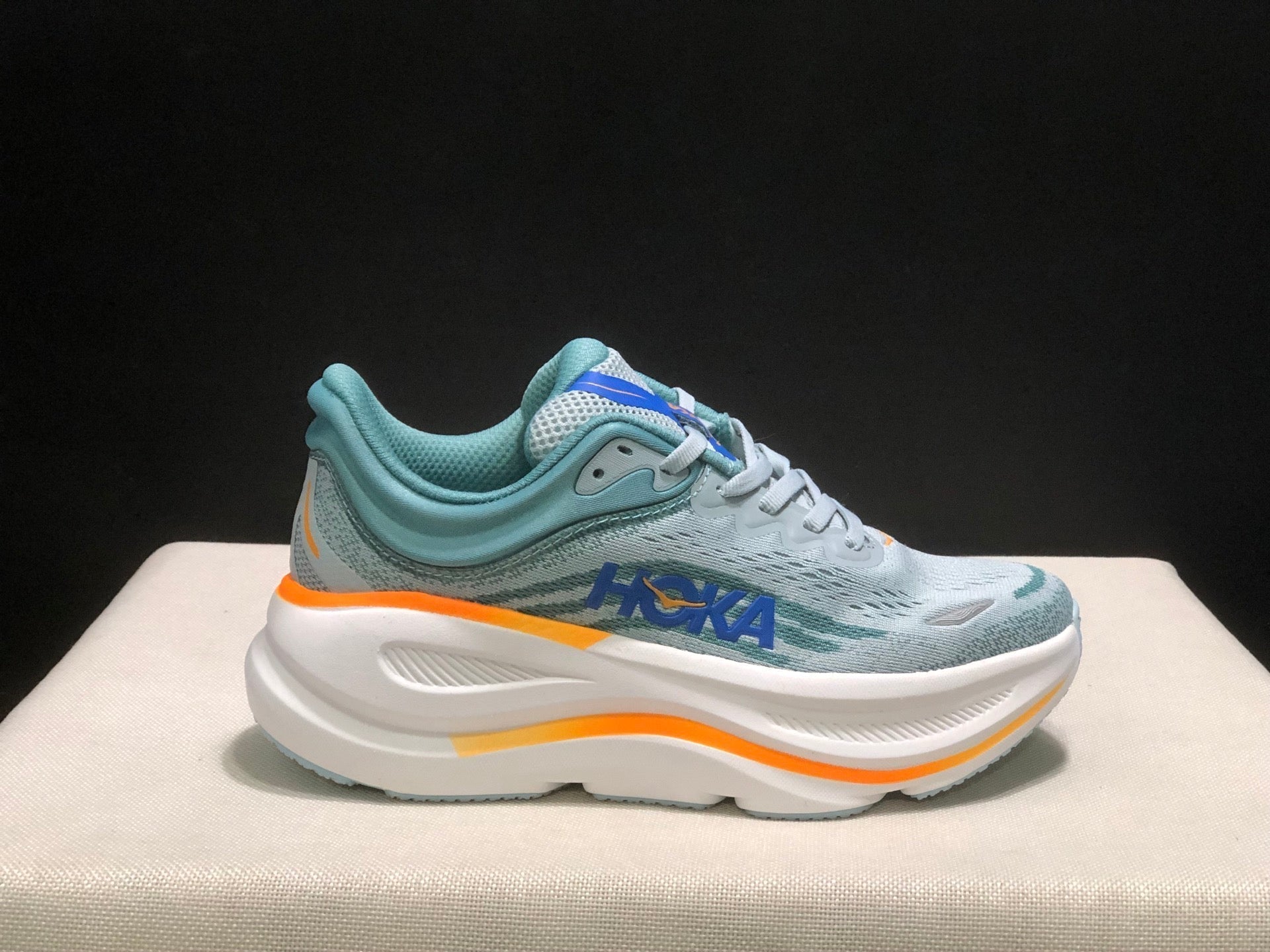 HOKA ONE ONE Bondi 9