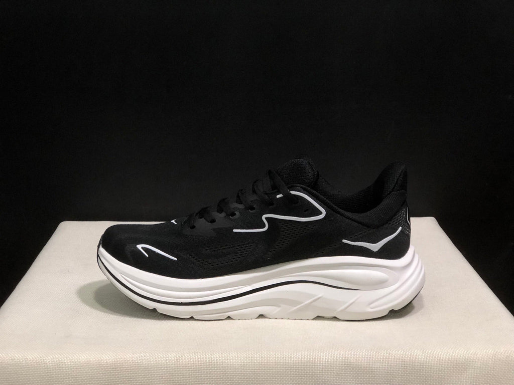 HOKA ONE ONE Clifton 10