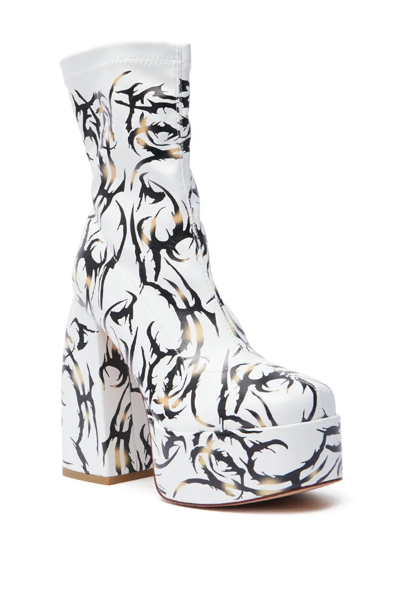 AZALEA WANG ARIADNE WHITE CHUNKY BOOTIE