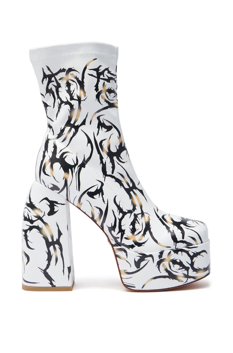 AZALEA WANG ARIADNE WHITE CHUNKY BOOTIE