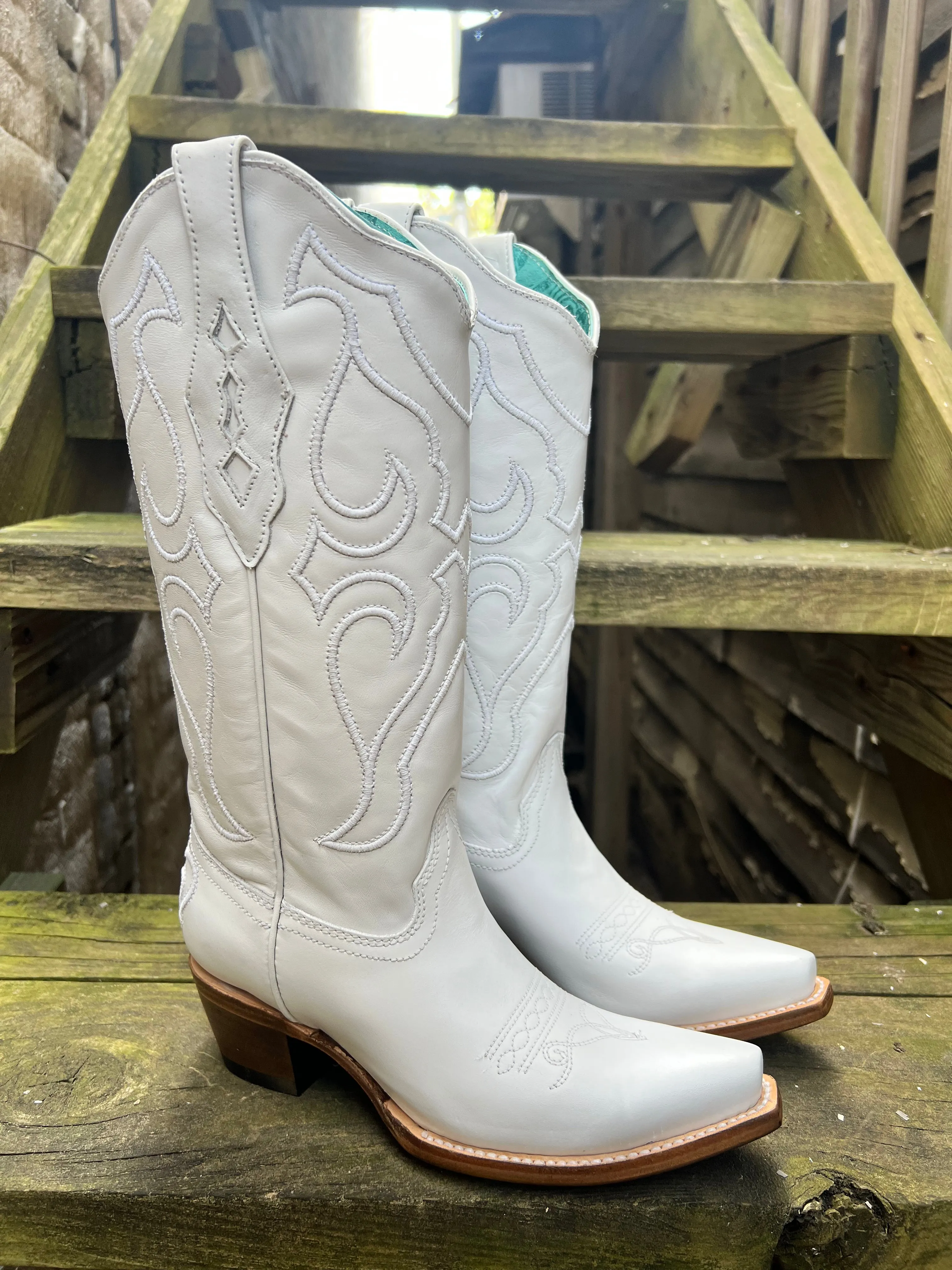 Corral Women's White Snip Toe Cowgirl Boots Z5046