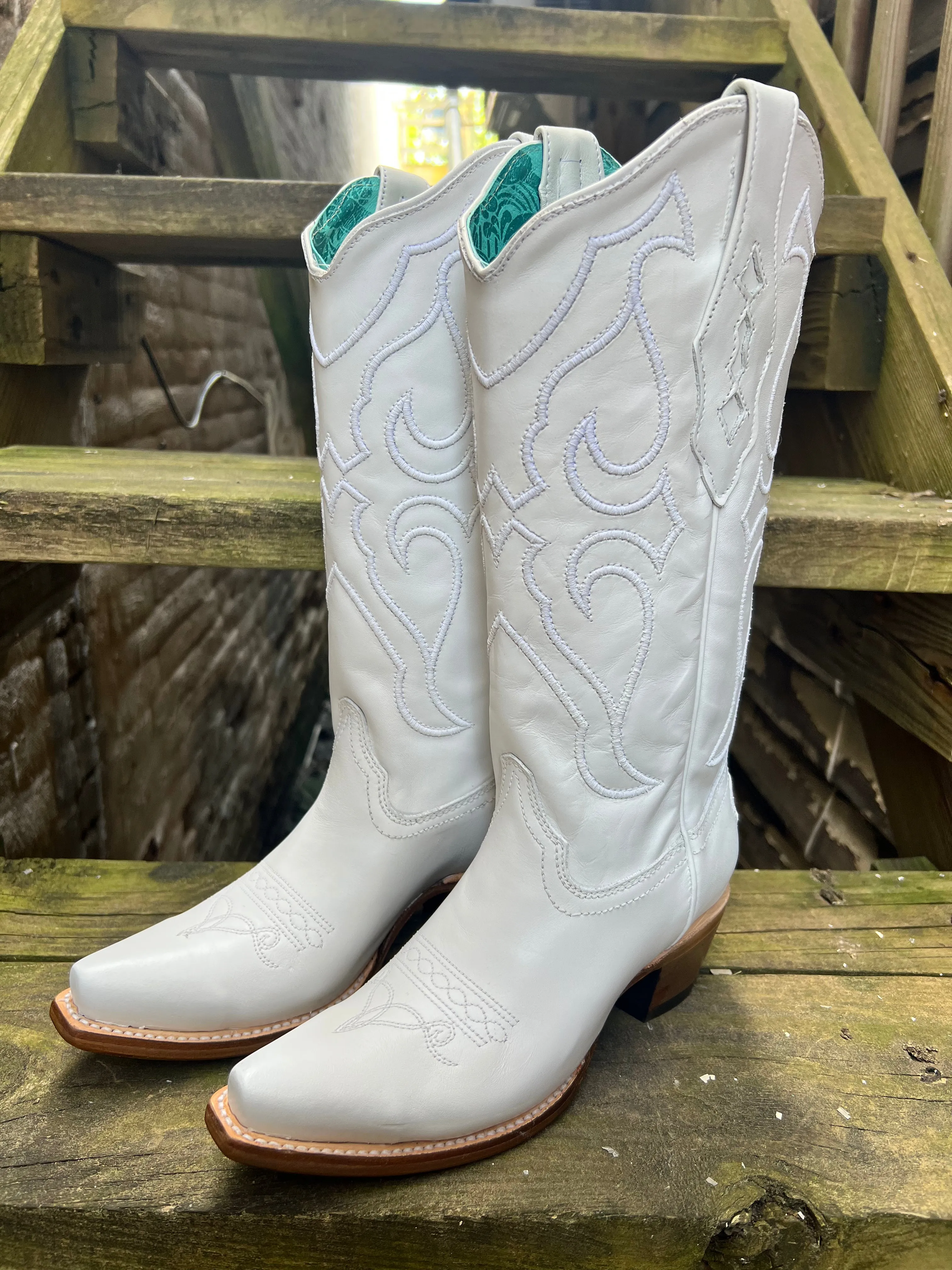 Corral Women's White Snip Toe Cowgirl Boots Z5046