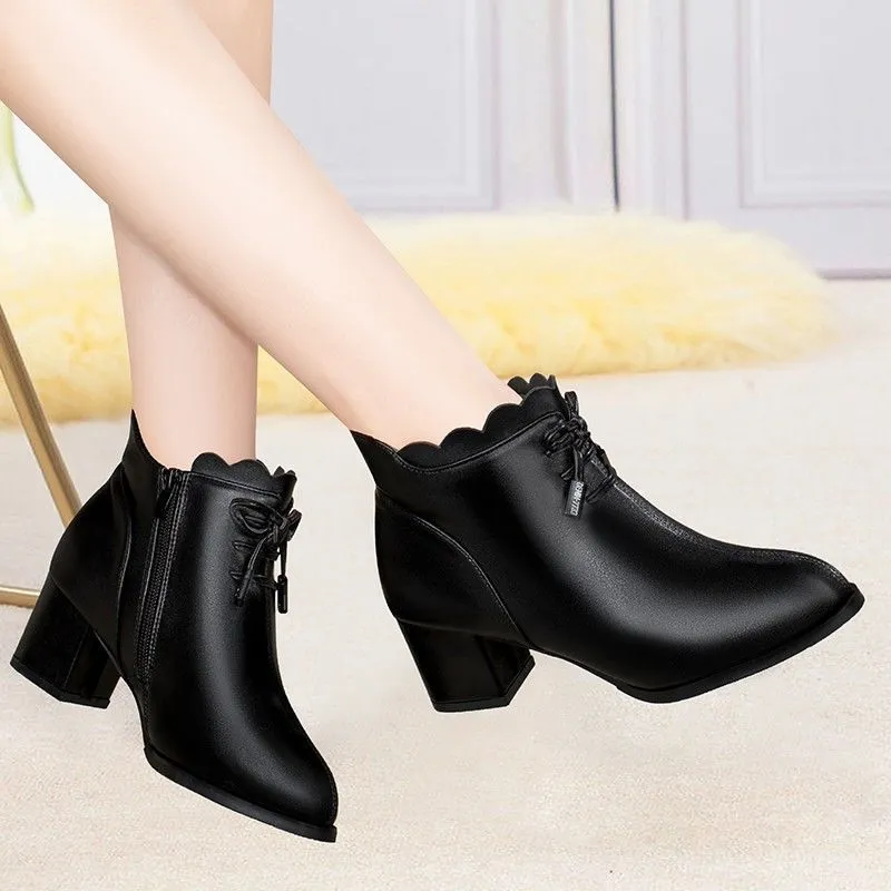 Cotton Shoes  Autumn And Winter Plus Velvet Soft Leather Ladies Short Boots