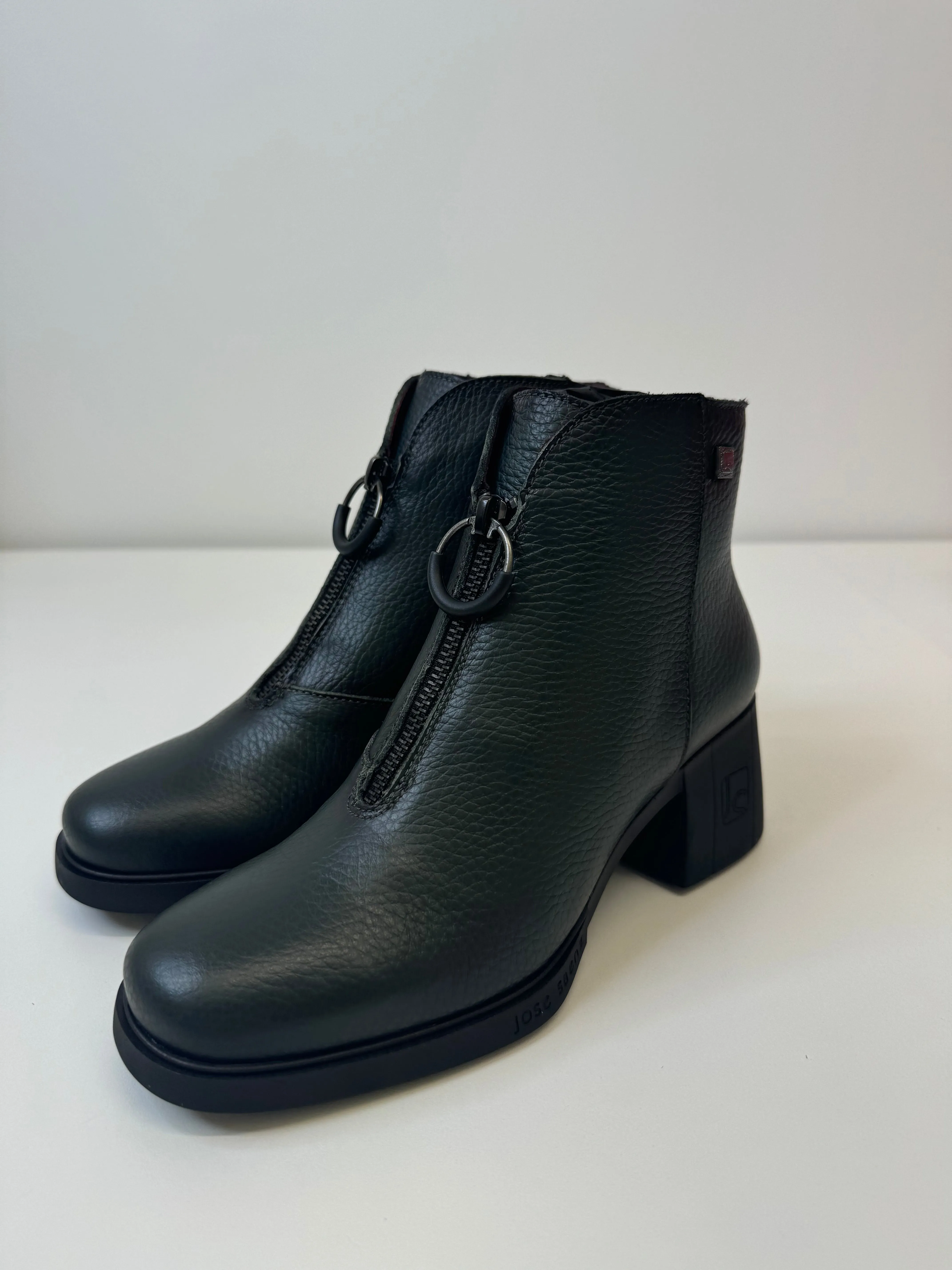 JOSE SAENZ Green Zip Up Boots